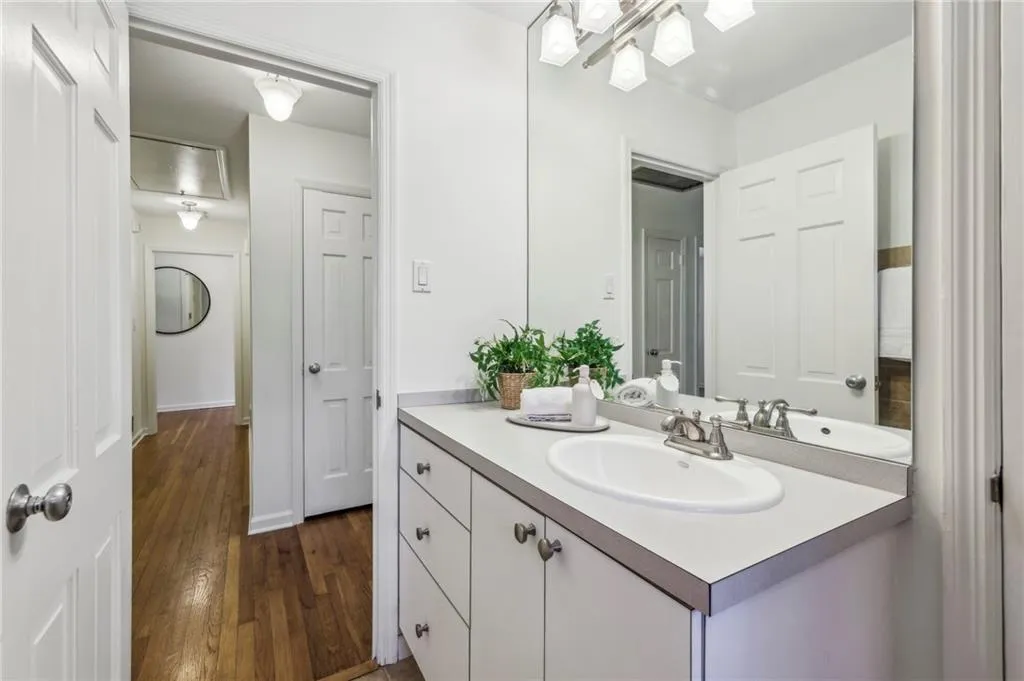 655 Amberidge Trail, Atlanta, Georgia 30328, 4 Bedrooms Bedrooms, ,3 BathroomsBathrooms,Residential,Sold,655 Amberidge Trail,7483189