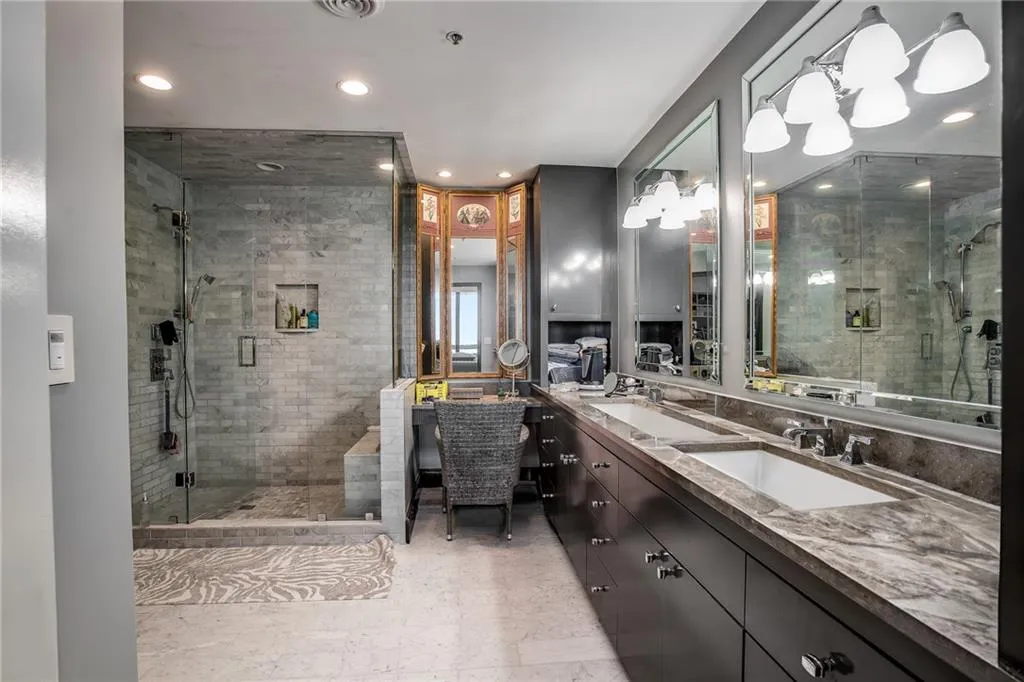 2660 Peachtree Road Nw Unit 38e, Atlanta, Georgia 30305, 3 Bedrooms Bedrooms, ,2 BathroomsBathrooms,Residential,For Sale,2660 Peachtree Road Nw Unit 38e,7629689