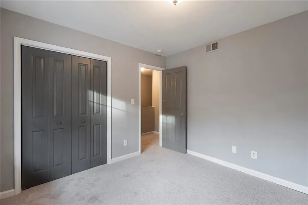 6940 Roswell Road Unit 21a, Sandy Springs, Georgia 30328, 2 Bedrooms Bedrooms, ,1 BathroomBathrooms,Residential,Sold,6940 Roswell Road Unit 21a,6805391