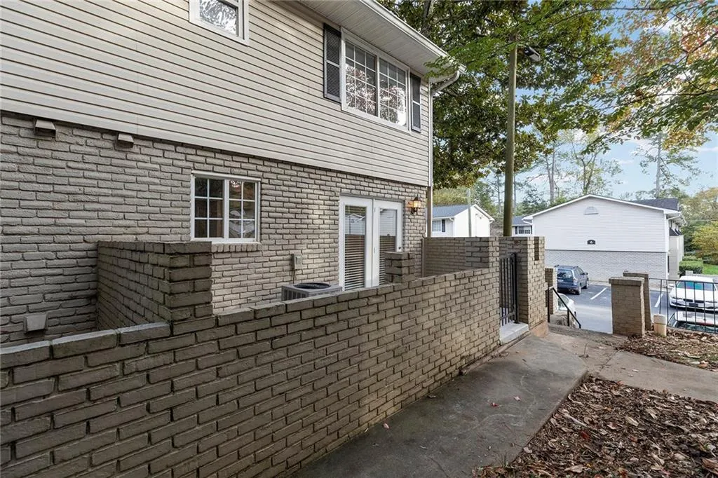 6940 Roswell Road Unit 21a, Sandy Springs, Georgia 30328, 2 Bedrooms Bedrooms, ,1 BathroomBathrooms,Residential,Sold,6940 Roswell Road Unit 21a,6805391