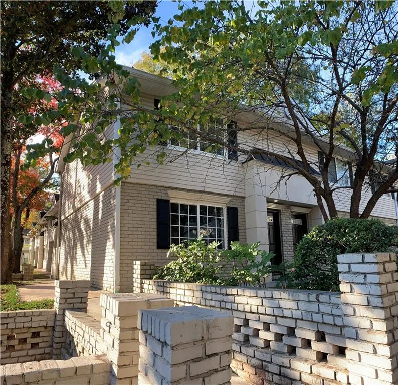 6940 Roswell Road Unit 21a, Sandy Springs, Georgia 30328, 2 Bedrooms Bedrooms, ,1 BathroomBathrooms,Residential,Sold,6940 Roswell Road Unit 21a,6805391