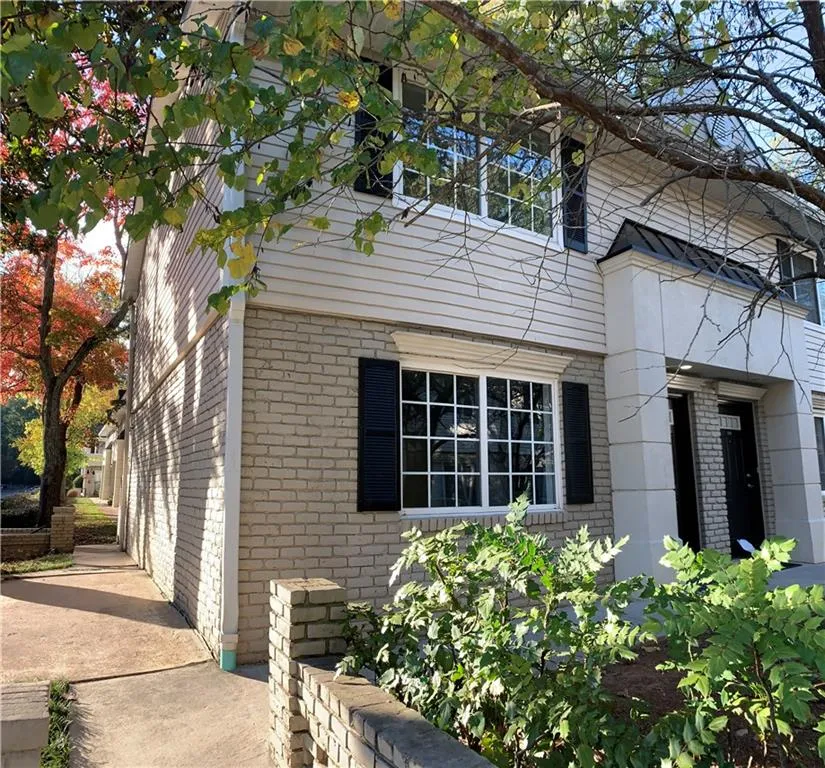6940 Roswell Road Unit 21a, Sandy Springs, Georgia 30328, 2 Bedrooms Bedrooms, ,1 BathroomBathrooms,Residential,Sold,6940 Roswell Road Unit 21a,6805391