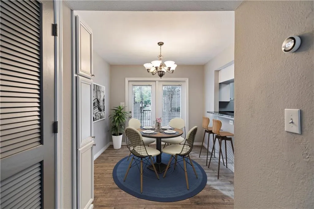 6940 Roswell Road Unit 21a, Sandy Springs, Georgia 30328, 2 Bedrooms Bedrooms, ,1 BathroomBathrooms,Residential,Sold,6940 Roswell Road Unit 21a,6805391