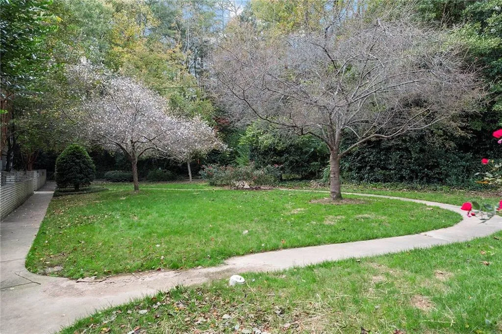 6940 Roswell Road Unit 21a, Sandy Springs, Georgia 30328, 2 Bedrooms Bedrooms, ,1 BathroomBathrooms,Residential,Sold,6940 Roswell Road Unit 21a,6805391
