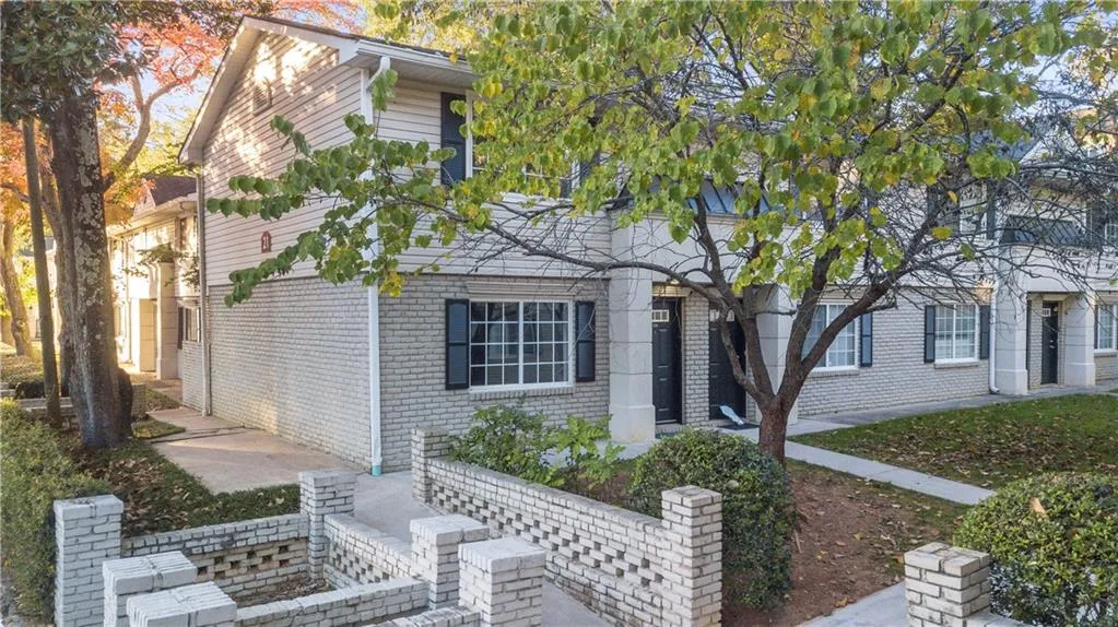 6940 Roswell Road Unit 21a, Sandy Springs, Georgia 30328, 2 Bedrooms Bedrooms, ,1 BathroomBathrooms,Residential,Sold,6940 Roswell Road Unit 21a,6805391