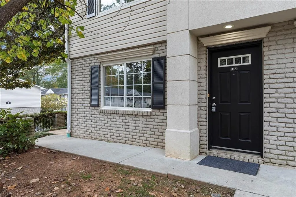 6940 Roswell Road Unit 21a, Sandy Springs, Georgia 30328, 2 Bedrooms Bedrooms, ,1 BathroomBathrooms,Residential,Sold,6940 Roswell Road Unit 21a,6805391