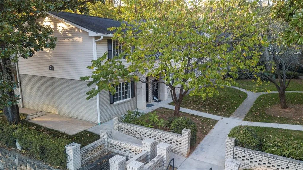 6940 Roswell Road Unit 21a, Sandy Springs, Georgia 30328, 2 Bedrooms Bedrooms, ,1 BathroomBathrooms,Residential,Sold,6940 Roswell Road Unit 21a,6805391