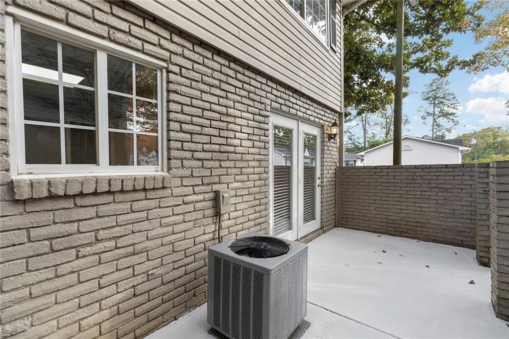 6940 Roswell Road Unit 21a, Sandy Springs, Georgia 30328, 2 Bedrooms Bedrooms, ,1 BathroomBathrooms,Residential,Sold,6940 Roswell Road Unit 21a,6805391