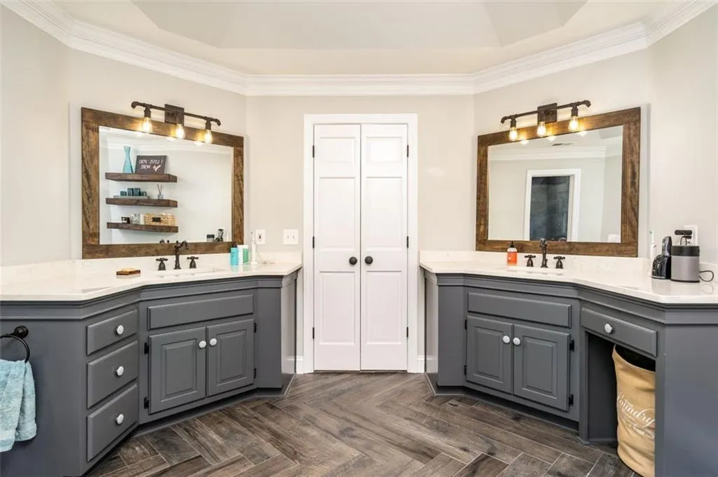 7715 Wickley Way, Atlanta, Georgia 30350, 5 Bedrooms Bedrooms, ,4 BathroomsBathrooms,Residential,Sold,7715 Wickley Way,6905579