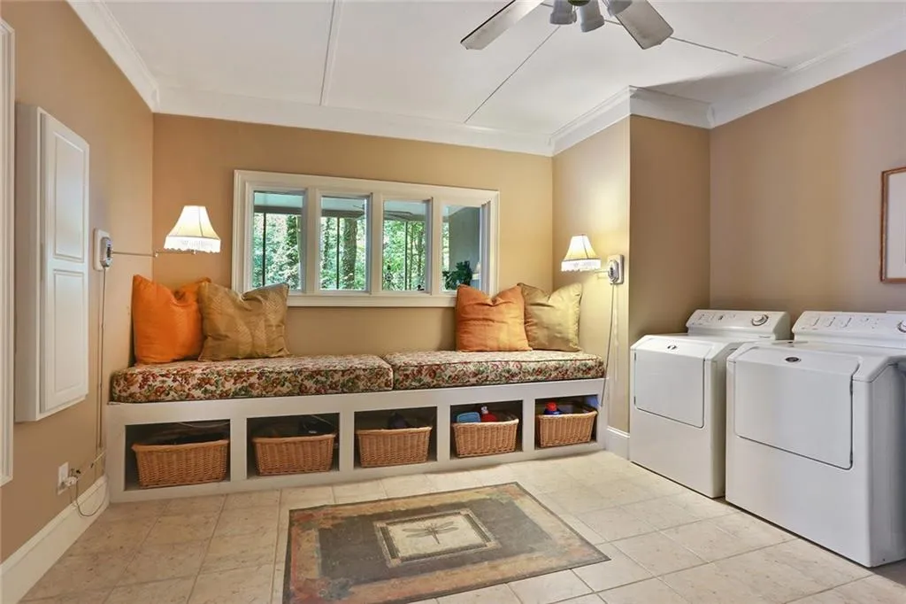 6390 River Chase Circle, Sandy Springs, Georgia 30328, 4 Bedrooms Bedrooms, ,3 BathroomsBathrooms,Residential,Sold,6390 River Chase Circle,5825224