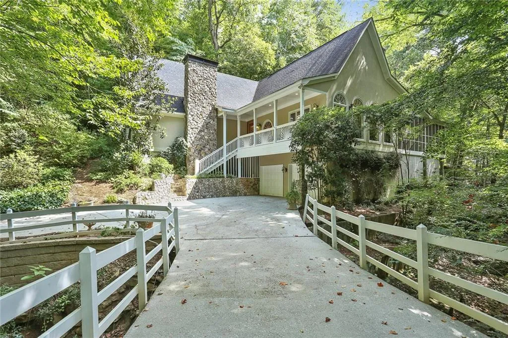 6390 River Chase Circle, Sandy Springs, Georgia 30328, 4 Bedrooms Bedrooms, ,3 BathroomsBathrooms,Residential,Sold,6390 River Chase Circle,5825224