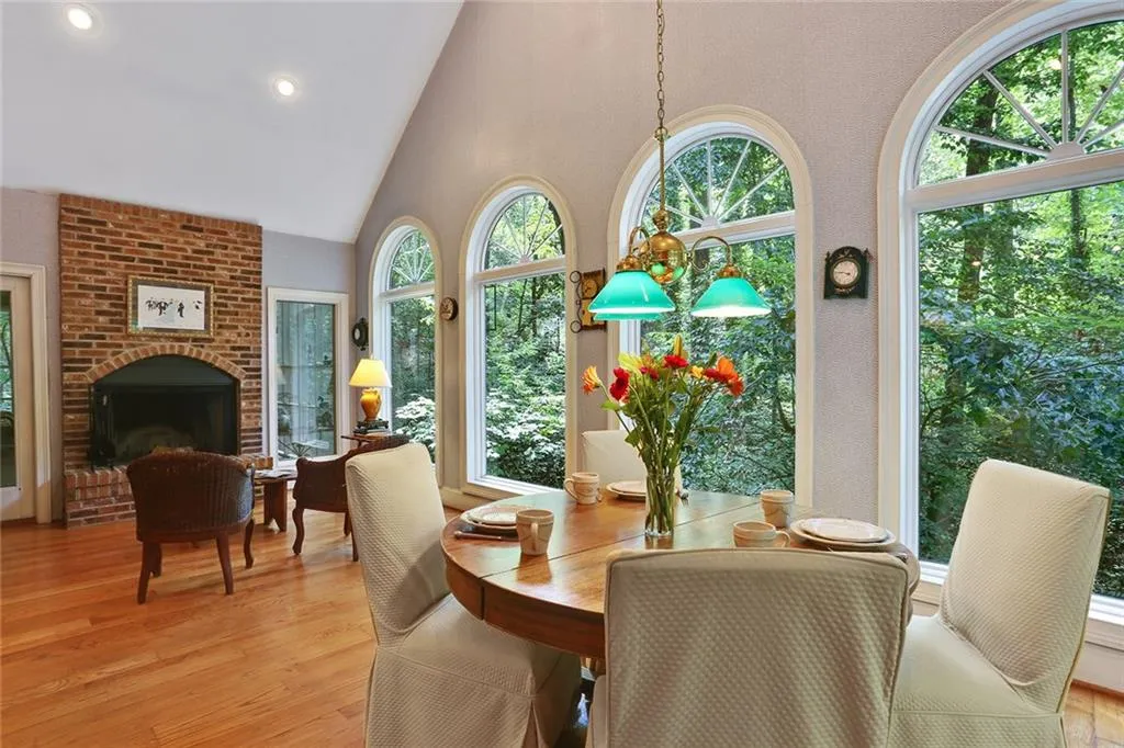 6390 River Chase Circle, Sandy Springs, Georgia 30328, 4 Bedrooms Bedrooms, ,3 BathroomsBathrooms,Residential,Sold,6390 River Chase Circle,5825224