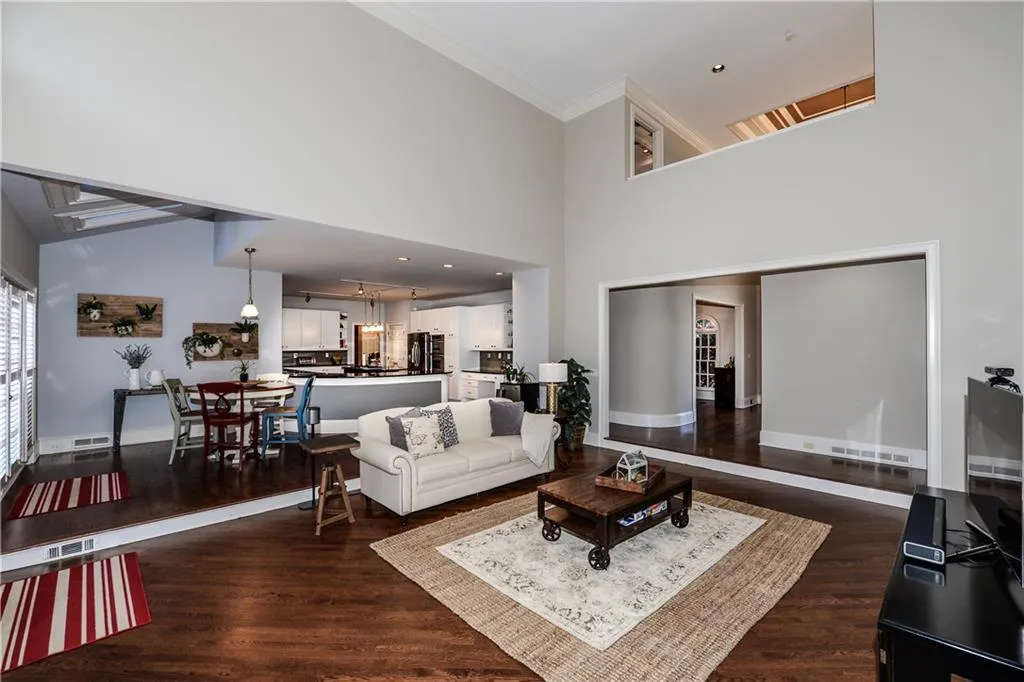 505 Northland Ridge Court, Atlanta, Georgia 30342, 5 Bedrooms Bedrooms, ,5 BathroomsBathrooms,Residential,Sold,505 Northland Ridge Court,5826723