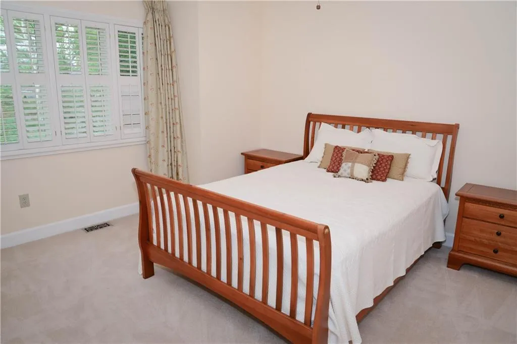 6 Westfair Court, Atlanta, Georgia 30328, 2 Bedrooms Bedrooms, ,2 BathroomsBathrooms,Residential,Sold,6 Westfair Court,5654219