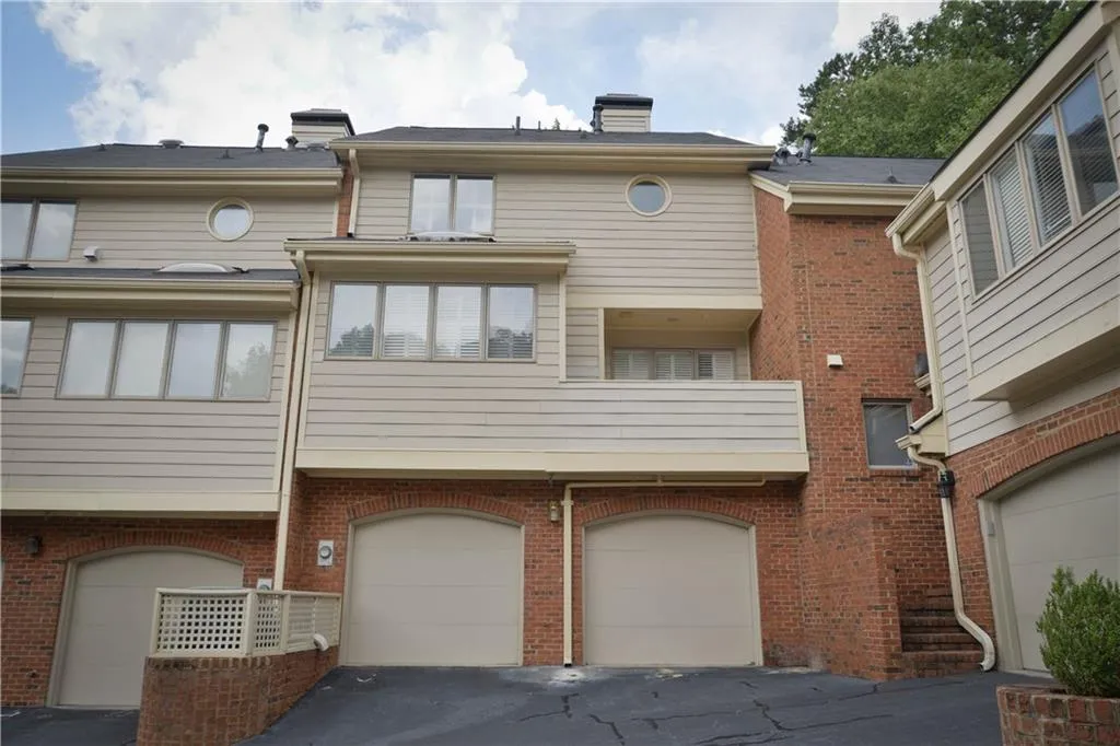 6 Westfair Court, Atlanta, Georgia 30328, 2 Bedrooms Bedrooms, ,2 BathroomsBathrooms,Residential,Sold,6 Westfair Court,5654219