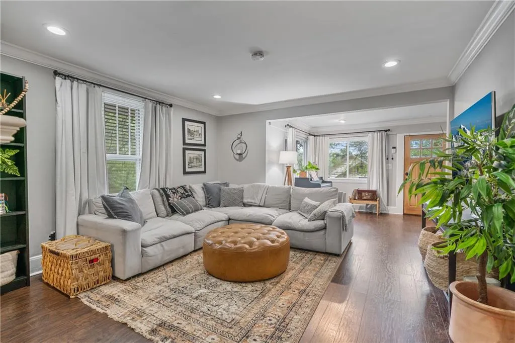 2152 Forrest Place Nw, Atlanta, Georgia 30318, 2 Bedrooms Bedrooms, ,2 BathroomsBathrooms,Residential,For Sale,2152 Forrest Place Nw,7627084