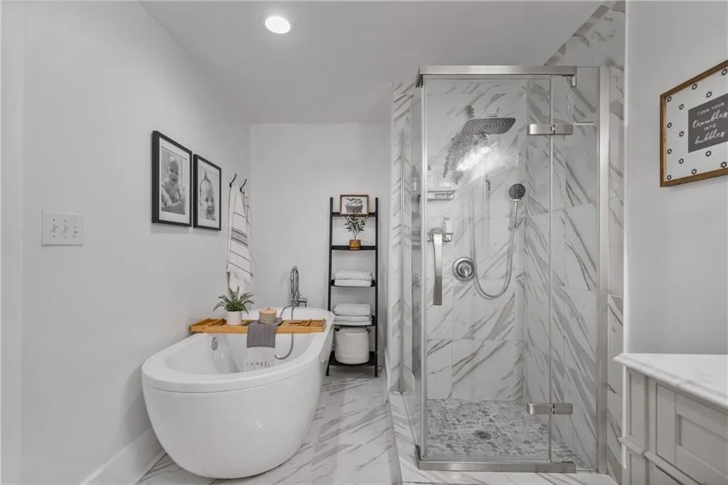 2152 Forrest Place Nw, Atlanta, Georgia 30318, 2 Bedrooms Bedrooms, ,2 BathroomsBathrooms,Residential,For Sale,2152 Forrest Place Nw,7627084