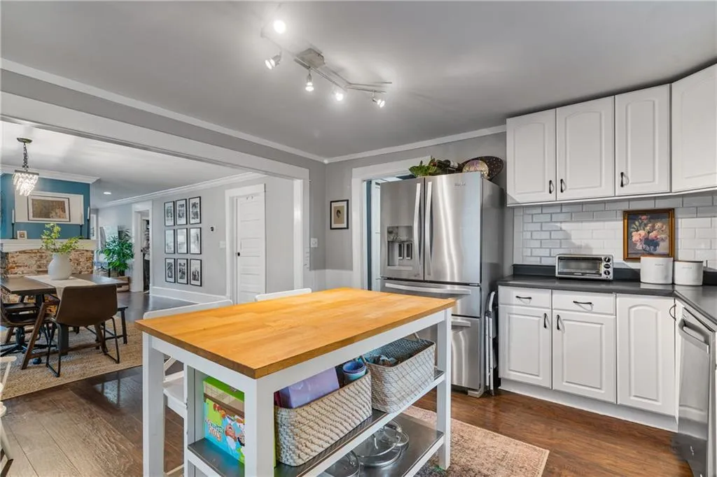 2152 Forrest Place Nw, Atlanta, Georgia 30318, 2 Bedrooms Bedrooms, ,2 BathroomsBathrooms,Residential,For Sale,2152 Forrest Place Nw,7627084