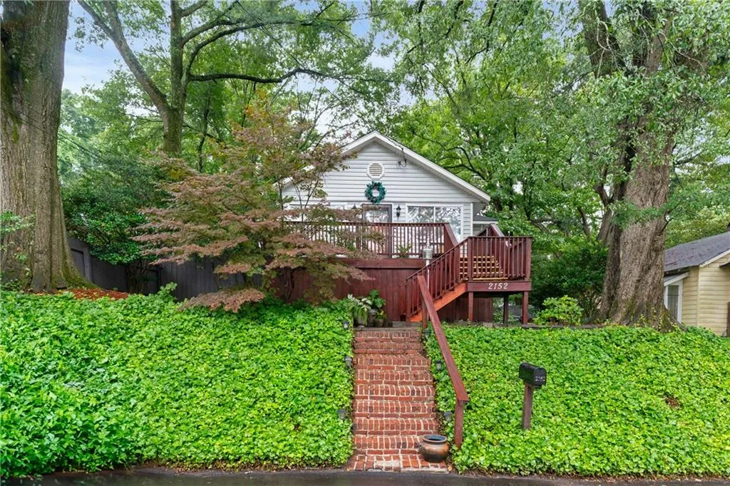 2152 Forrest Place Nw, Atlanta, Georgia 30318, 2 Bedrooms Bedrooms, ,2 BathroomsBathrooms,Residential,For Sale,2152 Forrest Place Nw,7627084