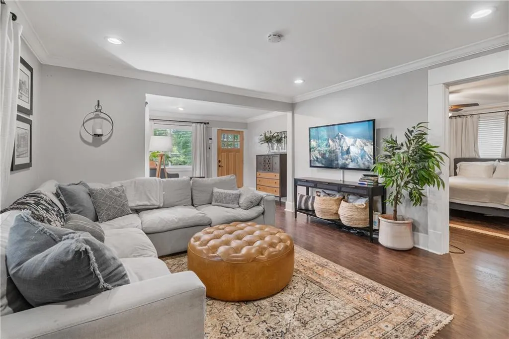 2152 Forrest Place Nw, Atlanta, Georgia 30318, 2 Bedrooms Bedrooms, ,2 BathroomsBathrooms,Residential,For Sale,2152 Forrest Place Nw,7627084