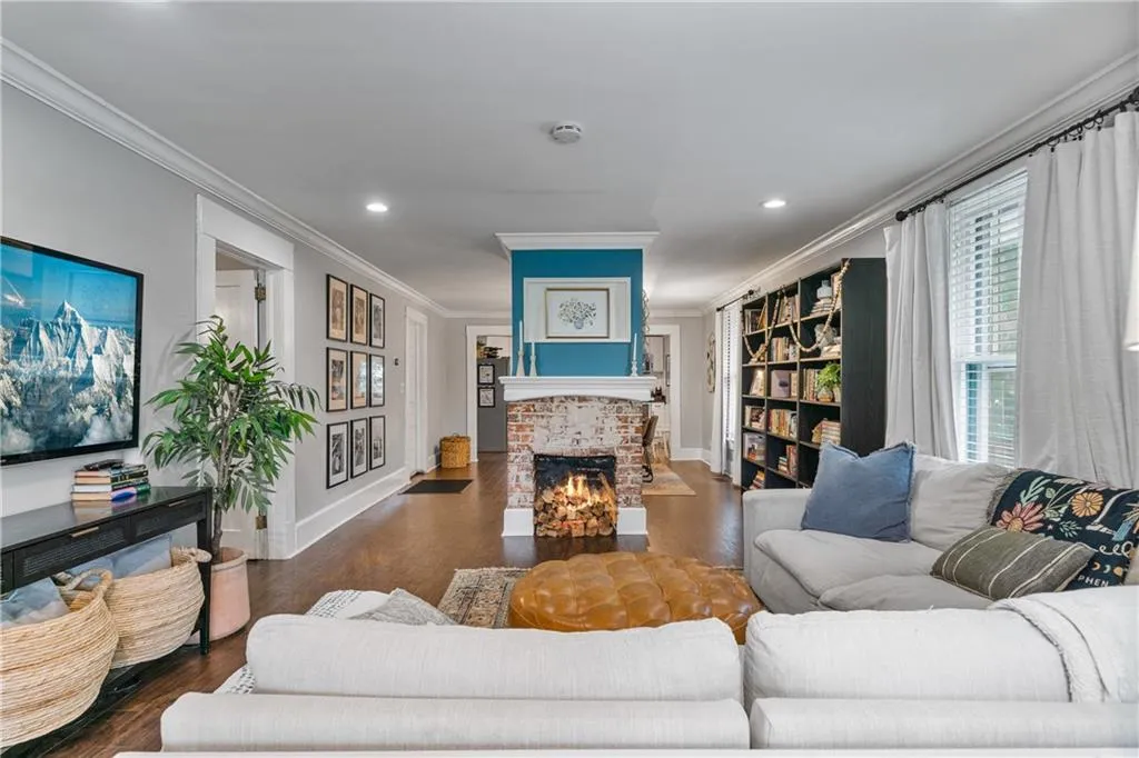 2152 Forrest Place Nw, Atlanta, Georgia 30318, 2 Bedrooms Bedrooms, ,2 BathroomsBathrooms,Residential,For Sale,2152 Forrest Place Nw,7627084