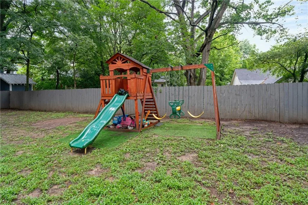 2152 Forrest Place Nw, Atlanta, Georgia 30318, 2 Bedrooms Bedrooms, ,2 BathroomsBathrooms,Residential,For Sale,2152 Forrest Place Nw,7627084