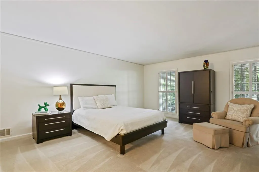 5815 Riverwood Drive, Atlanta, Georgia 30328, 5 Bedrooms Bedrooms, ,4 BathroomsBathrooms,Residential,Sold,5815 Riverwood Drive,6883233