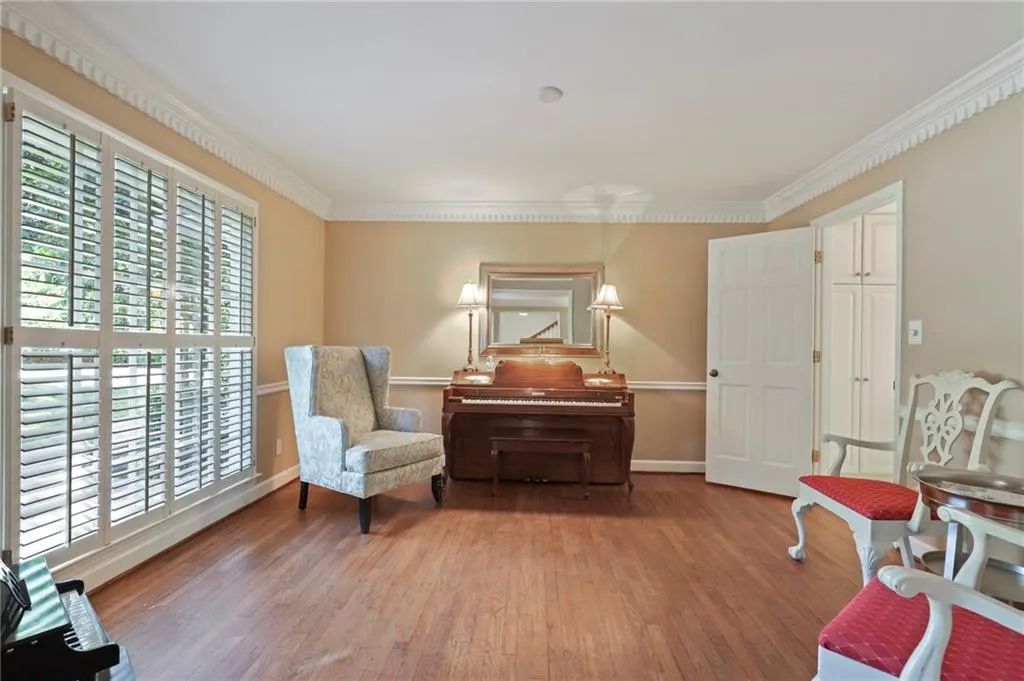 5815 Riverwood Drive, Atlanta, Georgia 30328, 5 Bedrooms Bedrooms, ,4 BathroomsBathrooms,Residential,Sold,5815 Riverwood Drive,6883233