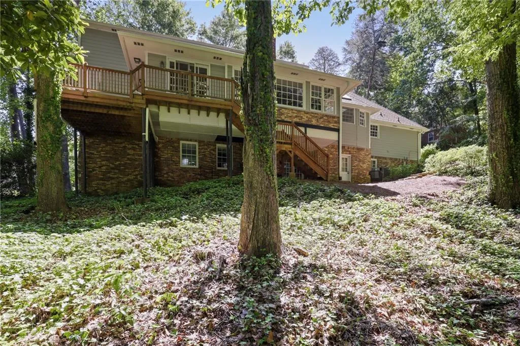 5815 Riverwood Drive, Atlanta, Georgia 30328, 5 Bedrooms Bedrooms, ,4 BathroomsBathrooms,Residential,Sold,5815 Riverwood Drive,6883233