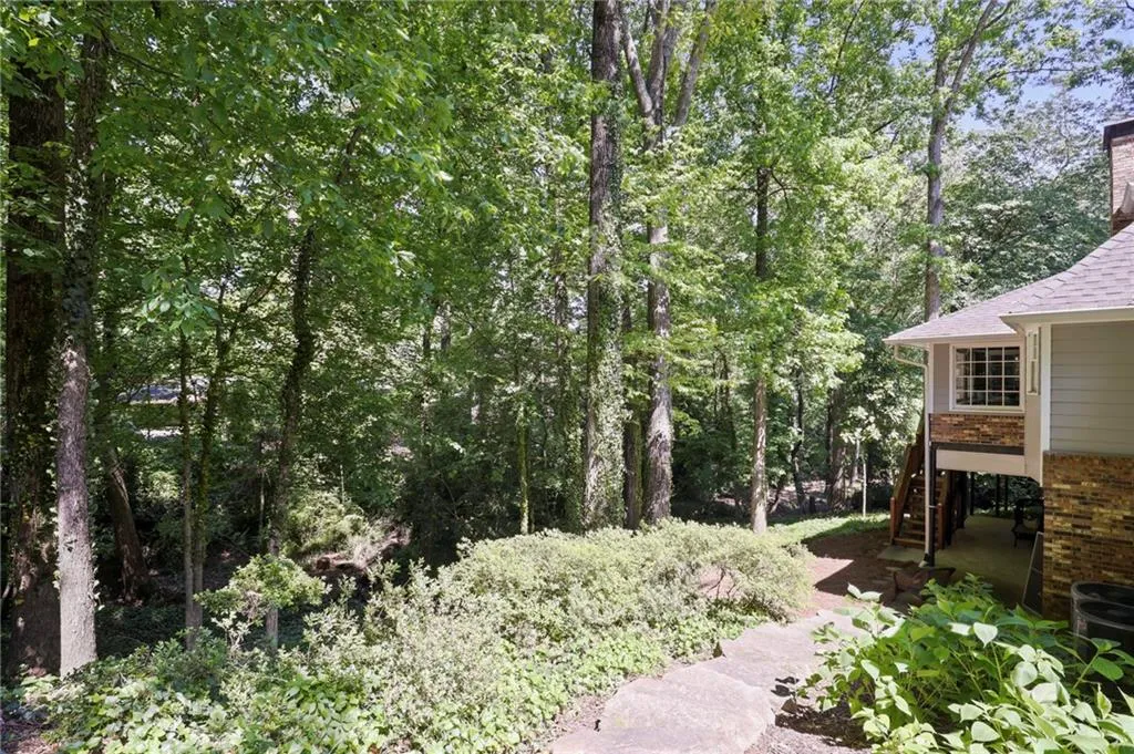 5815 Riverwood Drive, Atlanta, Georgia 30328, 5 Bedrooms Bedrooms, ,4 BathroomsBathrooms,Residential,Sold,5815 Riverwood Drive,6883233