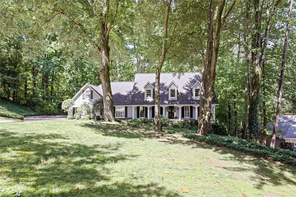 5815 Riverwood Drive, Atlanta, Georgia 30328, 5 Bedrooms Bedrooms, ,4 BathroomsBathrooms,Residential,Sold,5815 Riverwood Drive,6883233