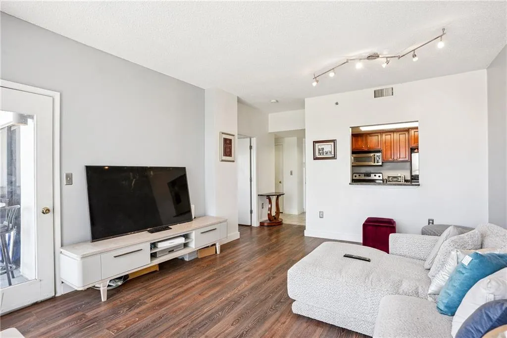 1280 W Peachtree Street Nw Unit 3705, Atlanta, Georgia 30309, 1 Bedroom Bedrooms, ,1 BathroomBathrooms,Residential,For Sale,1280 W Peachtree Street Nw Unit 3705,7606600