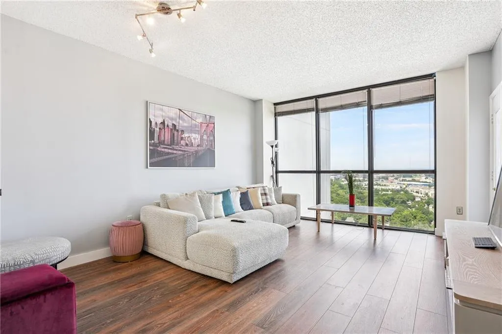 1280 W Peachtree Street Nw Unit 3705, Atlanta, Georgia 30309, 1 Bedroom Bedrooms, ,1 BathroomBathrooms,Residential,For Sale,1280 W Peachtree Street Nw Unit 3705,7606600