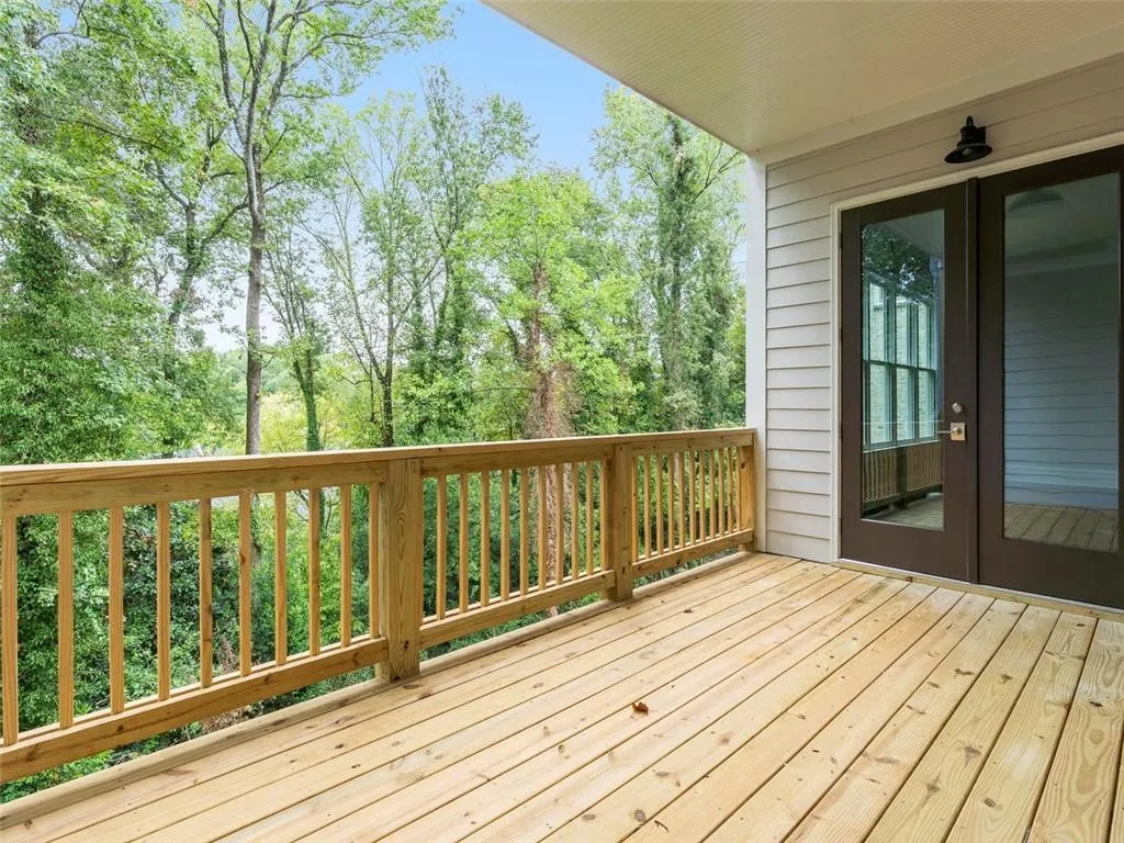 5333 Green Hill Place Ne, Atlanta, Georgia 30342, 4 Bedrooms Bedrooms, ,3 BathroomsBathrooms,Residential,Sold,5333 Green Hill Place Ne,6044344