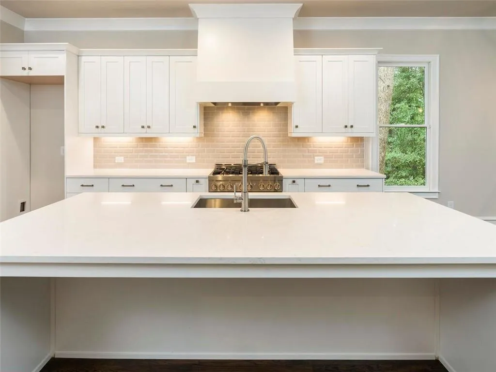 5333 Green Hill Place Ne, Atlanta, Georgia 30342, 4 Bedrooms Bedrooms, ,3 BathroomsBathrooms,Residential,Sold,5333 Green Hill Place Ne,6044344