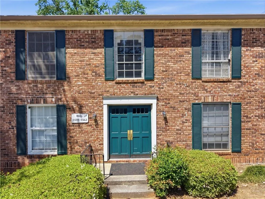 5560 Kingsport Drive Ne Unit 27, Atlanta, Georgia 30342, 3 Bedrooms Bedrooms, ,2 BathroomsBathrooms,Residential,For Sale,5560 Kingsport Drive Ne Unit 27,7750090