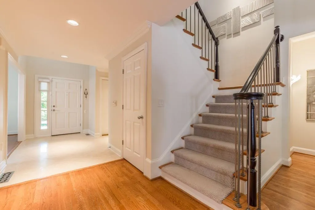 422 Brookview Circle Nw, Sandy Springs, Georgia 30339, 4 Bedrooms Bedrooms, ,3 BathroomsBathrooms,Residential,Sold,422 Brookview Circle Nw,6857060