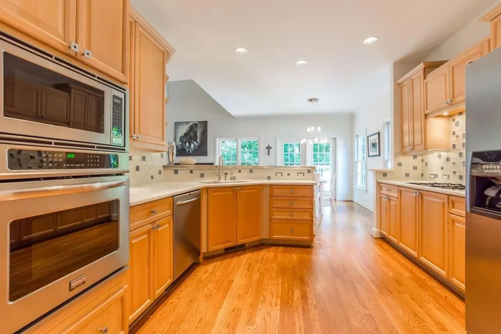 422 Brookview Circle Nw, Sandy Springs, Georgia 30339, 4 Bedrooms Bedrooms, ,3 BathroomsBathrooms,Residential,Sold,422 Brookview Circle Nw,6857060