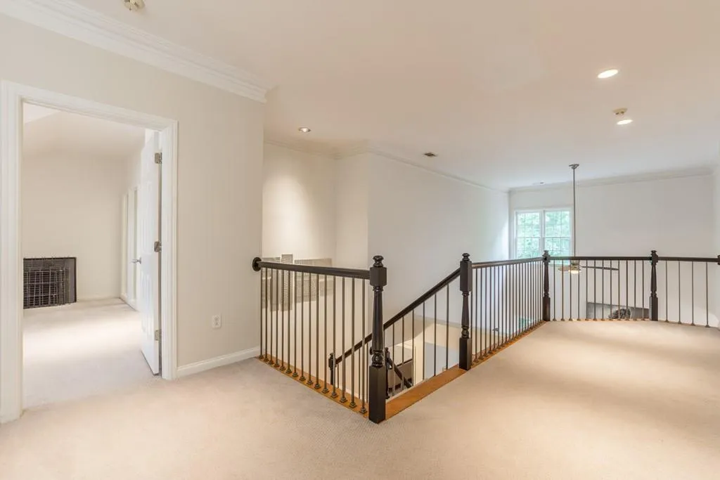 422 Brookview Circle Nw, Sandy Springs, Georgia 30339, 4 Bedrooms Bedrooms, ,3 BathroomsBathrooms,Residential,Sold,422 Brookview Circle Nw,6857060