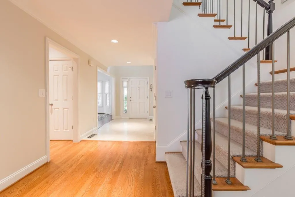 422 Brookview Circle Nw, Sandy Springs, Georgia 30339, 4 Bedrooms Bedrooms, ,3 BathroomsBathrooms,Residential,Sold,422 Brookview Circle Nw,6857060