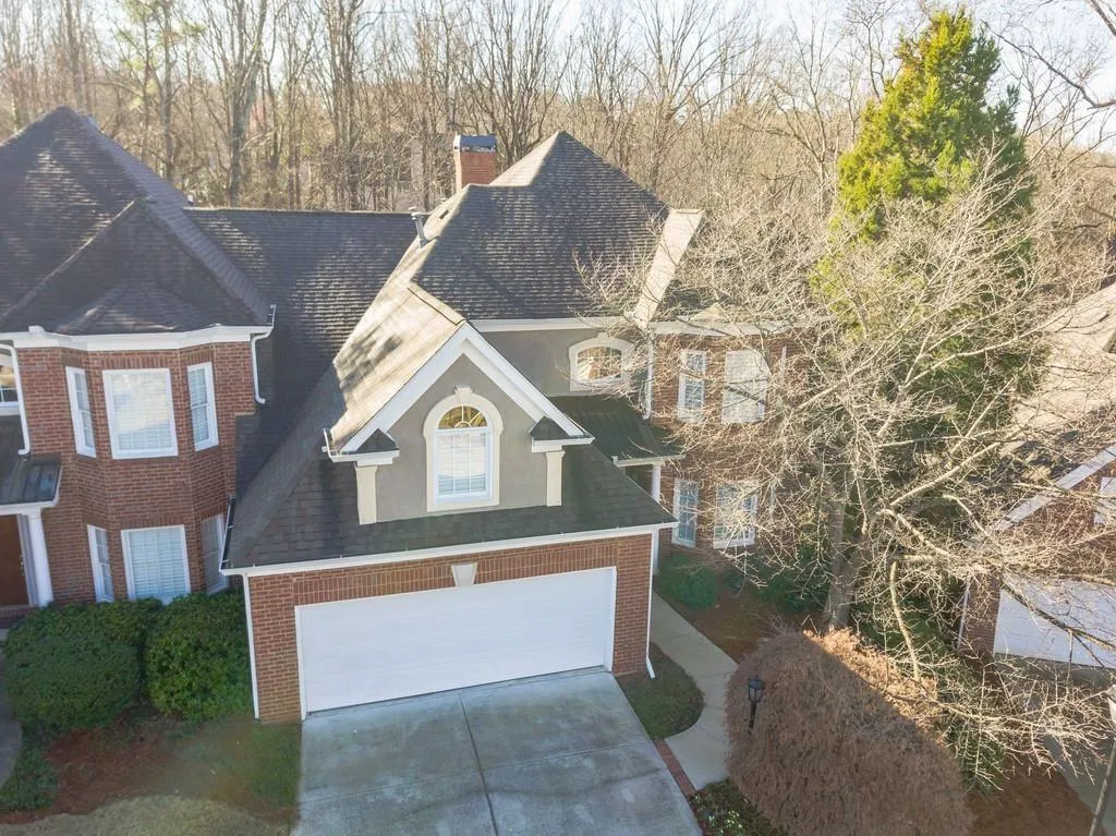 422 Brookview Circle Nw, Sandy Springs, Georgia 30339, 4 Bedrooms Bedrooms, ,3 BathroomsBathrooms,Residential,Sold,422 Brookview Circle Nw,6857060