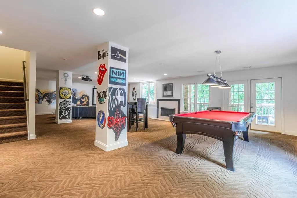 422 Brookview Circle Nw, Sandy Springs, Georgia 30339, 4 Bedrooms Bedrooms, ,3 BathroomsBathrooms,Residential,Sold,422 Brookview Circle Nw,6857060