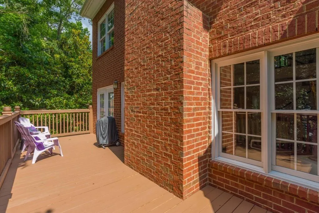 422 Brookview Circle Nw, Sandy Springs, Georgia 30339, 4 Bedrooms Bedrooms, ,3 BathroomsBathrooms,Residential,Sold,422 Brookview Circle Nw,6857060
