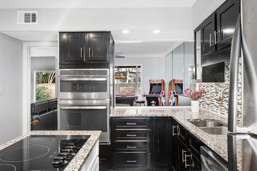 66 Forrest Place, Atlanta, Georgia 30328, 3 Bedrooms Bedrooms, ,3 BathroomsBathrooms,Residential,Sold,66 Forrest Place,7157282