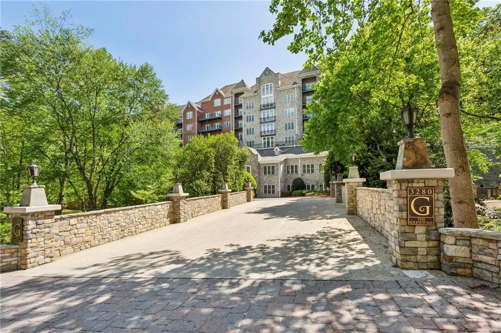3280 Stillhouse Lane Se Unit 206, Atlanta, Georgia 30339, 2 Bedrooms Bedrooms, ,2 BathroomsBathrooms,Residential,For Sale,3280 Stillhouse Lane Se Unit 206,7562041