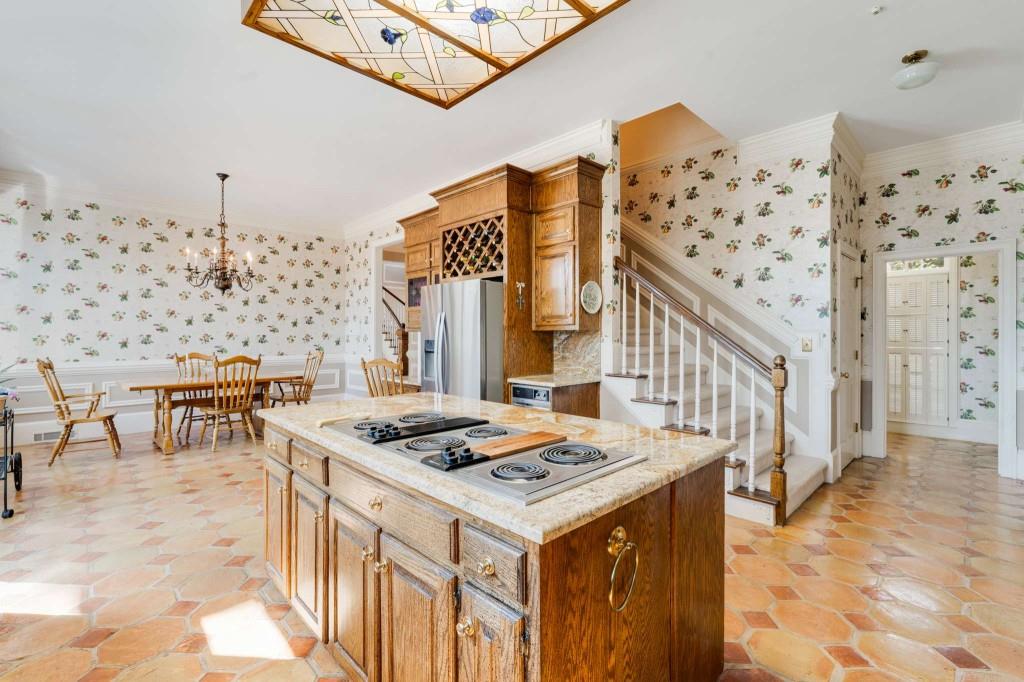 8235 Landing South, Sandy Springs, Georgia 30350, 5 Bedrooms Bedrooms, ,5 BathroomsBathrooms,Residential,Sold,8235 Landing South,7345466