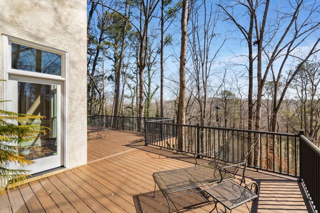 8235 Landing South, Sandy Springs, Georgia 30350, 5 Bedrooms Bedrooms, ,5 BathroomsBathrooms,Residential,Sold,8235 Landing South,7345466