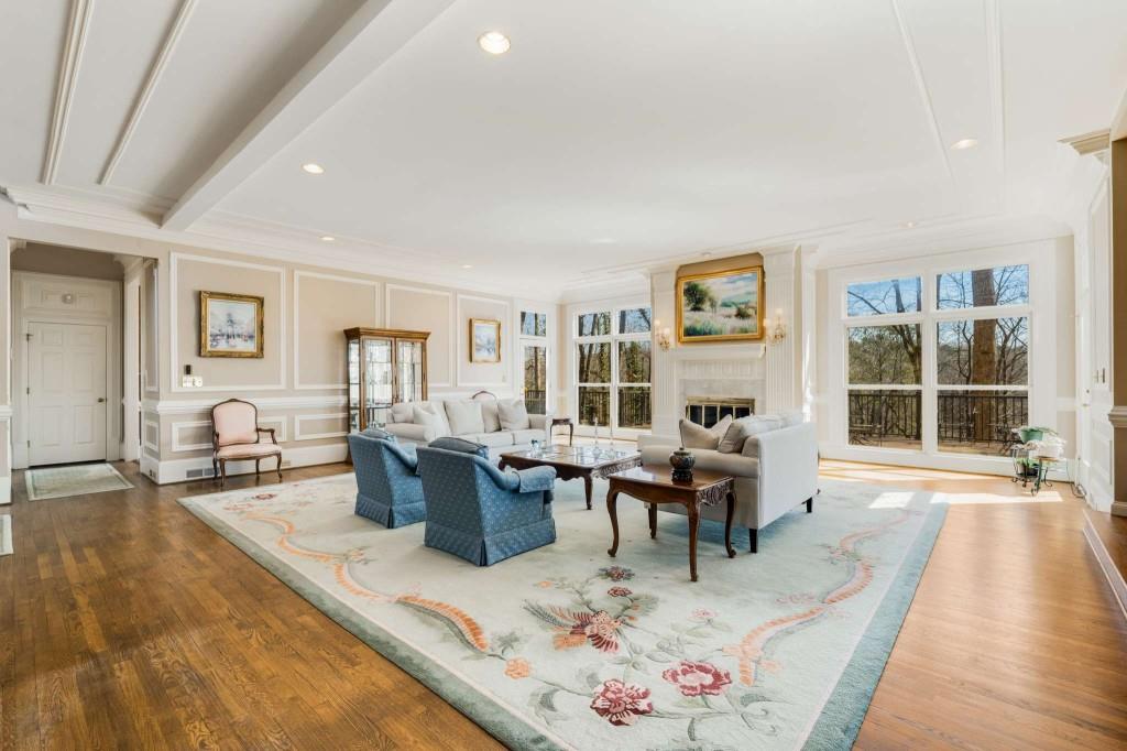 8235 Landing South, Sandy Springs, Georgia 30350, 5 Bedrooms Bedrooms, ,5 BathroomsBathrooms,Residential,Sold,8235 Landing South,7345466