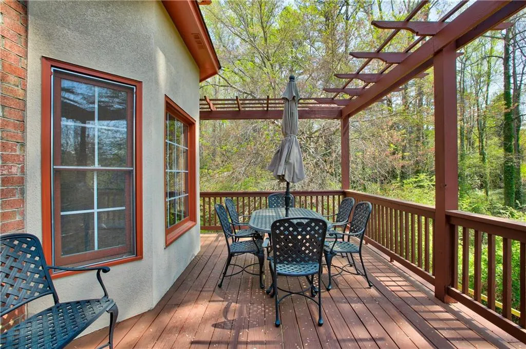 120 Wembley Court, Sandy Springs, Georgia 30328, 6 Bedrooms Bedrooms, ,4 BathroomsBathrooms,Residential,Sold,120 Wembley Court,5830193