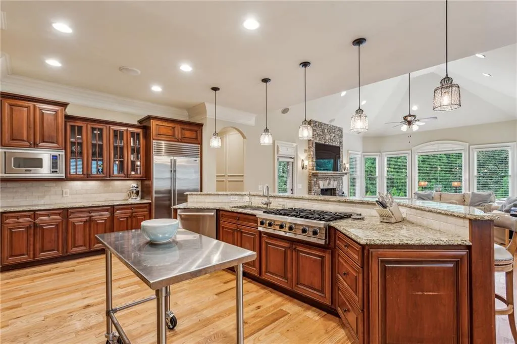 4500 Stella Drive Nw, Atlanta, Georgia 30327, 5 Bedrooms Bedrooms, ,6 BathroomsBathrooms,Residential,For Sale,4500 Stella Drive Nw,7628957